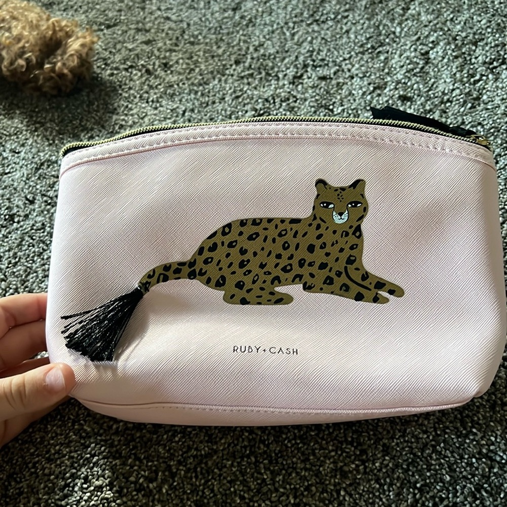 💄Ruby + Cash Makeup bag💄